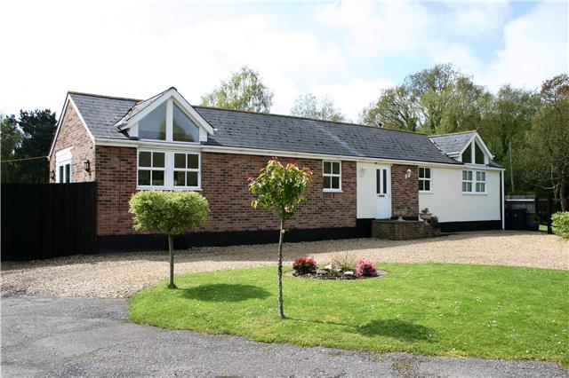 Image of 3 bedroom Park Home for sale in Dudmoor Farm Road Christchurch BH23 at Dudmoor Farm Road, Christchurch, BH23